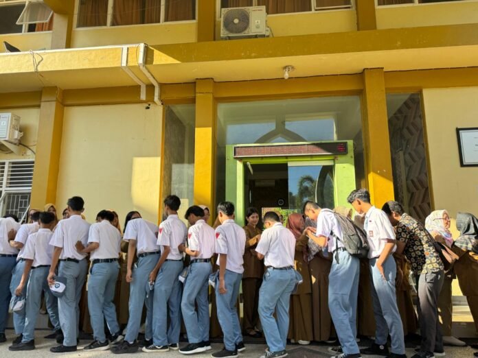 Cegah Paparan Konten Negatif, SMAN 3 Mataram Konsentrasikan Materi Santun Bermedsos