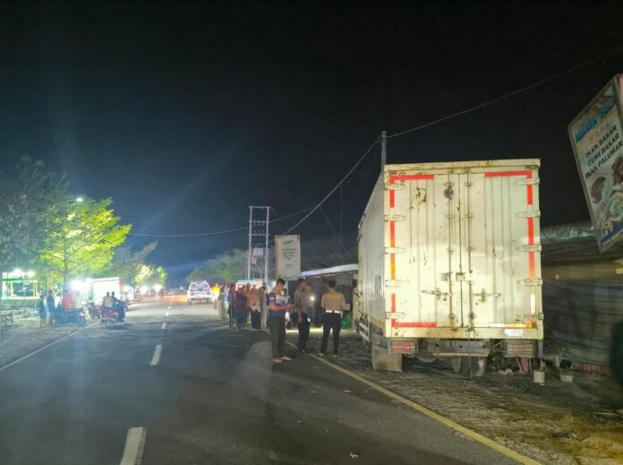 Seorang Remaja Meninggal Ditabrak Mobil Bak Terbuka