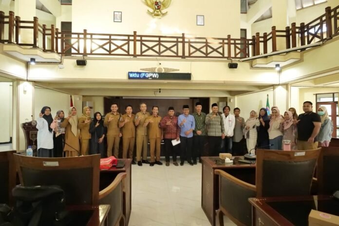 Guru Honorer Tak Terima NIP di Lombok Barat Berkesempatan Mengajar hingga Desember
