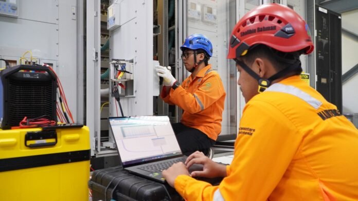 Sambut HUT Kemerdekaan RI, PLN UIW NTB Perkuat Keandalan Listrik Lewat Pemeliharaan GIS Peaker