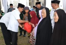 Bupati Lotim Ajak Masyarakat Tingkatkan Kepedulian Sosial Bupati Lotim Ajak Masyarakat Tingkatkan Kepedulian Sosial