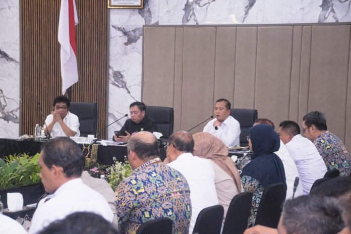 Terima Kunker Komisi V DPR RI, Gubernur Sampaikan Terkait Tantangan Fiskal dan Tata Kelola Pemerintahan yang Harus Dibenahi