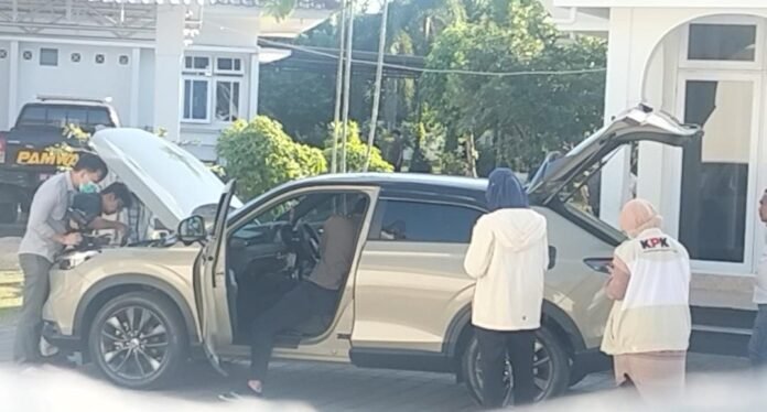 Rumah Dinas dan Kendaraan Pribadi LAZ Digeledah KPK