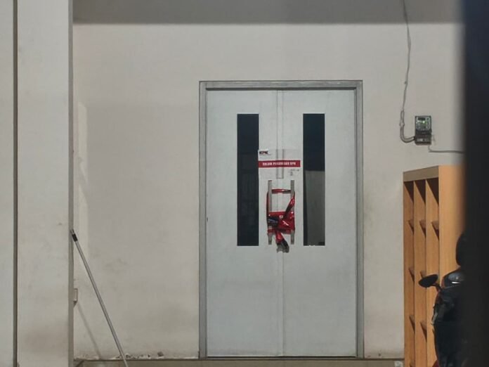 KPK Ikut Segel Rumah Diduga Kantor Milik Sud