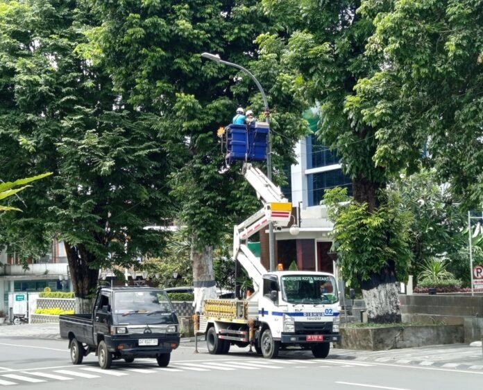 Efisiensi Anggaran Tunda Penambahan PJU Tenaga Surya