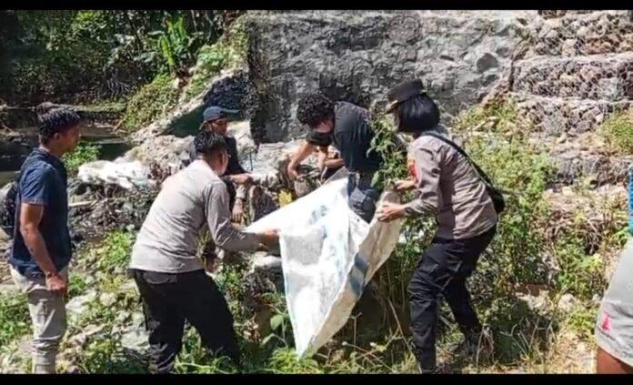 Seorang Pria Tergelincir di Jembatan Pancor–Sekarteja
