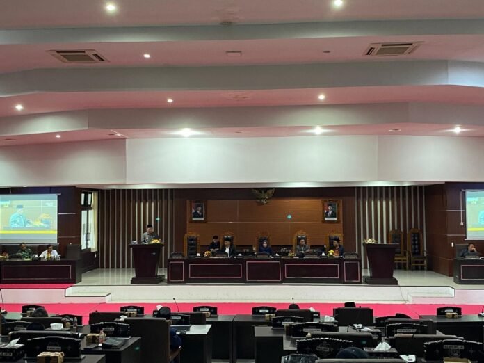 Raperda Sistem Perbukuan, Fraksi DPRD Lotim Sebut Minim Muatan Lokal
