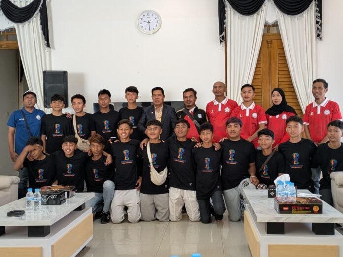 SSB Satria Muda Lombok Timur Dilepas Bupati ke Piala Dunia Anak Indonesia 2026
