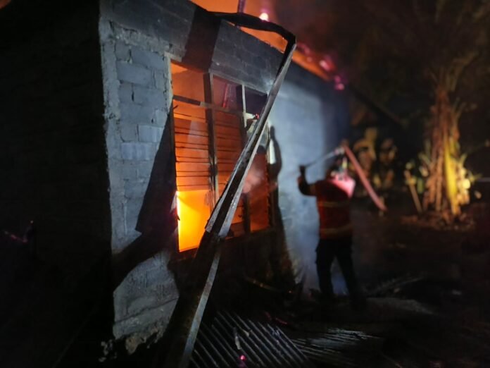 Rumah Warga di Desa Wanagiri Terbakar