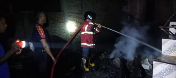 Ditinggal Berlibur, Satu Unit Rumah di Desa Muer Terbakar