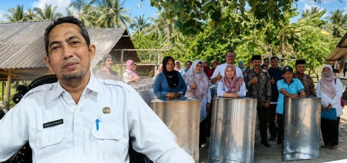 Upayakan Program Pembelian ASN, Petani Garam di Lobar Dibantu Peralatan Dandang untuk Tingkatkan Produksi