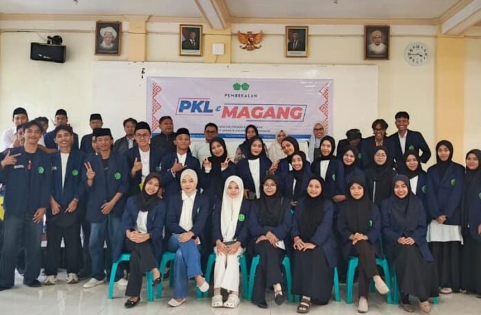 PEMBEKALAN - Kegiatan pembekalan magang mahasiswa IAI Hamzanwadi Pancor. (Suara NTB/ist)