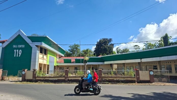 Bangunan Bekas Puskesmas Dompu Terbengkalai