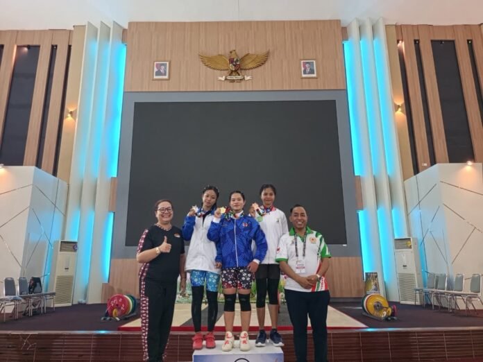Cabor Angkat Besi Putri Atlet Loteng dan Lobar Raih Medali Emas