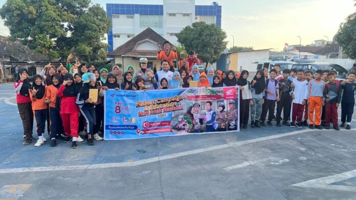 TIPS #Cari_Aman Mengantar Anak Sekolah? Jangan Lupa Lengkapi Perlengkapan Berkendara!