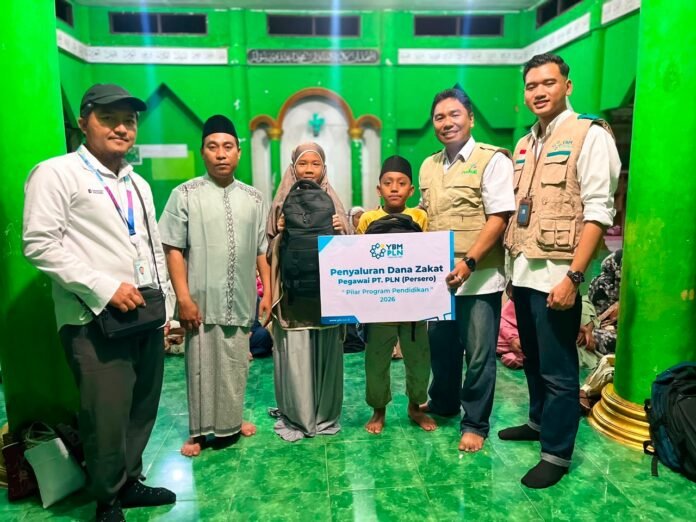 PLN UIW NTB Salurkan Zakat Pendidikan untuk 36 Anak Yatim di Lombok Timur