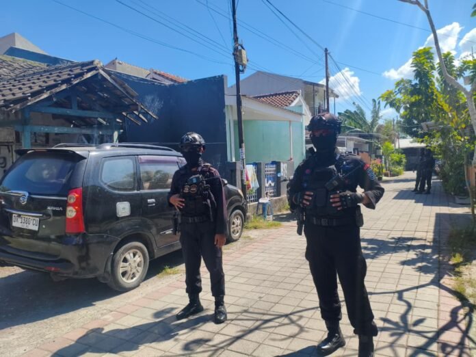 Diduga Terafiliasi Kasus Dugaan Korupsi Bupati LAZ, Rumah Misterius di Lobar Digeledah KPK