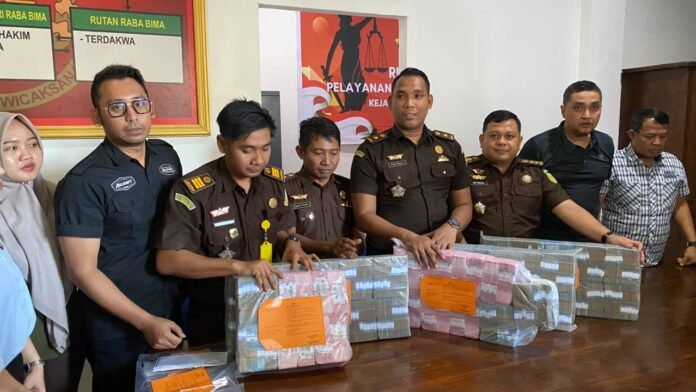 Sidang Perdana, Mantan Kapolres Bima Kota Didakwa Biayai Umrah dengan Uang Narkoba