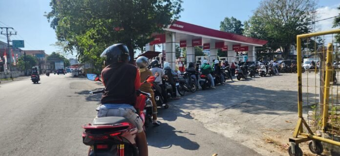 Armada Pengangkut BBM dalam Perawatan, Picu Distribusi Pertalite ke SPBU di Lombok Tersendat