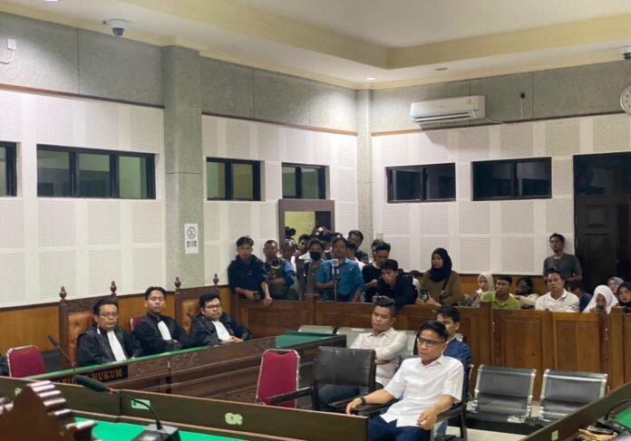 Ketika Opini Menjadi Hakim, Hukum Bukan Soal Viral di Ruang Publik