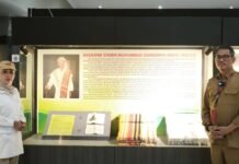Anggota DPR RI Kunjungi Vitrin Pahlawan Nasional di Museum NTB Anggota DPR RI Kunjungi Vitrin Pahlawan Nasional di Museum NTB