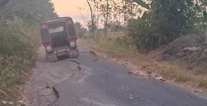 Tuntaskan Perbaikan Jalan, Pemkab Loteng Kaji Rencana Pinjaman Rp200 Miliar ke SMI