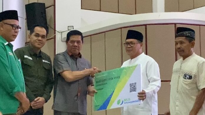 Baznas Lotim Tanggung Iuran BPJamsostek Marbot, Guru Ngaji, Kepala Lingkungan hingga Ketua RT