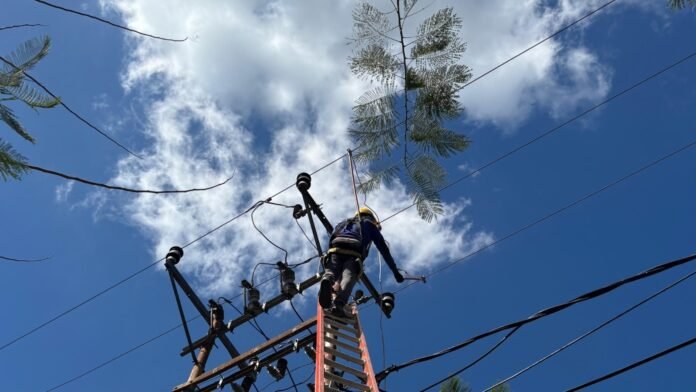 Rayakan Kemerdekaan RI ke-81 dengan Aksi Nyata, PLN UIW NTB Optimalkan Keandalan Jaringan Melalui Peremajaan Keypoint di ULP Praya