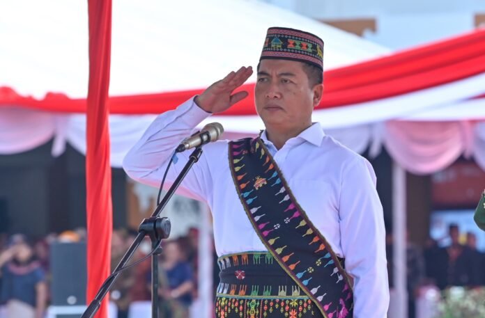 Gubernur NTB Kenakan Baju Adat Manggarai di HUT Ke-81 RI, Bentuk Solidaritas kepada NTT