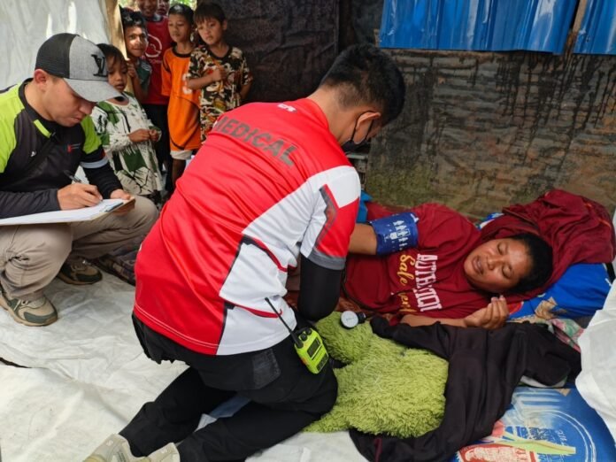 Misi Solidaritas Gempa M7,7 NTT, KR-BNN NTB Bergerak, Membawa Pelukan