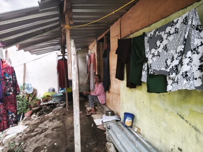 Setahun Pascabanjir, Warga Karang Monjok Masih Menanti Perbaikan Rumah