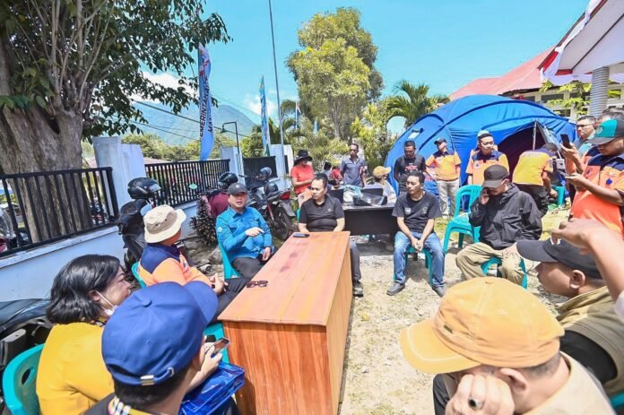 Tunda Kepulangan, Gubernur Iqbal Pilih Lanjutkan Solidaritas di Manggarai Timur