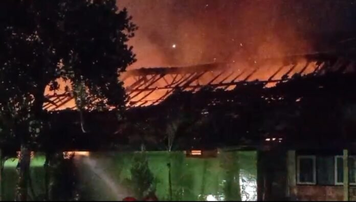 Asrama MA Muallimin Ponpes Syaikh Zainuddin NW Anjani Terbakar