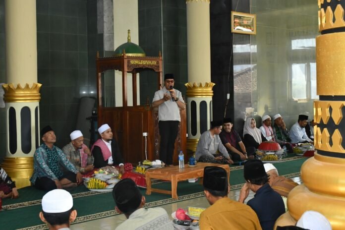 Bupati Lotim Minta Generasi Muda Paham dan Menghargai Sejarah