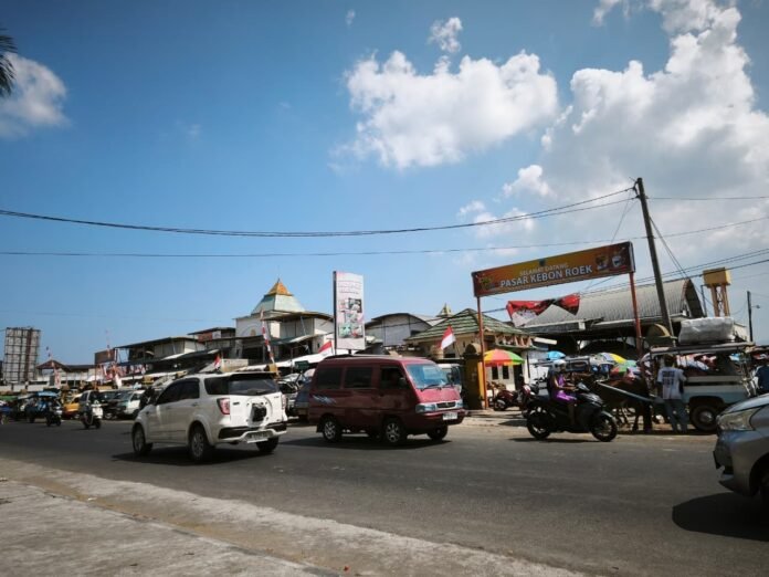 Pasar Kebon Roek Kembali Semrawut
