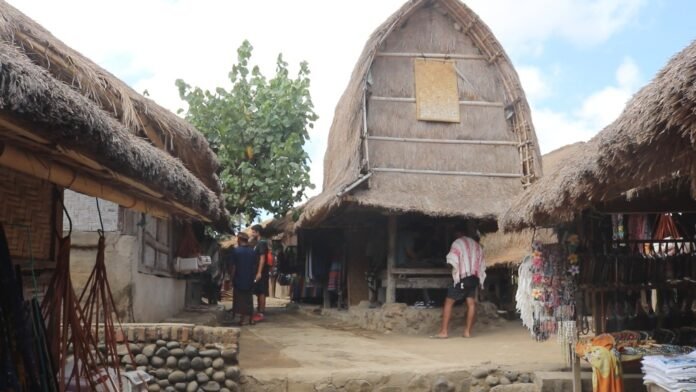 Pelaku Wisata Bicara Dusun Adat Sade, Destinasi Vital Sasak Pemikat Wisatawan