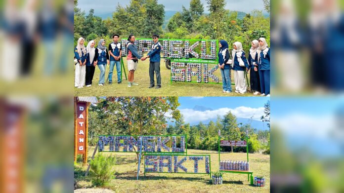 Dari Sampah Jadi Ikon Wisata, KKN PMD Unram Hadirkan Plang Mangku Sakti Berbahan Ecobrick