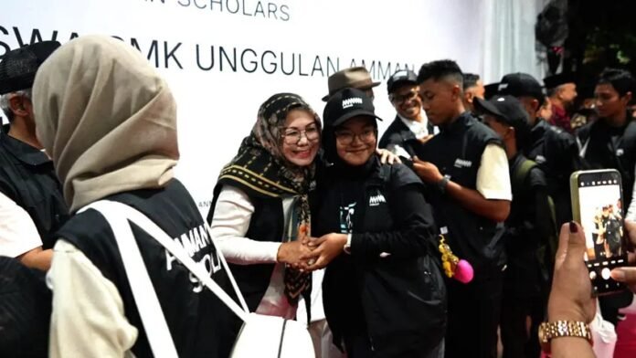 Beasiswa SMK Unggulan AMMAN Bantu Anak Lingkar Tambang Menggapai Impian