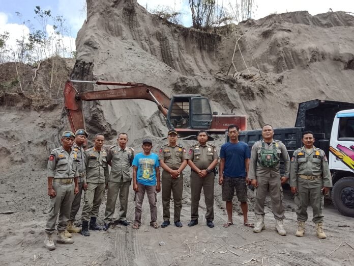 Diprotes Warga, Satpol PP Lotim Tutup Galian C di Rempung