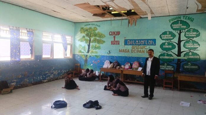 Kondisi Bangunan SDN Kanar Memprihatinkan