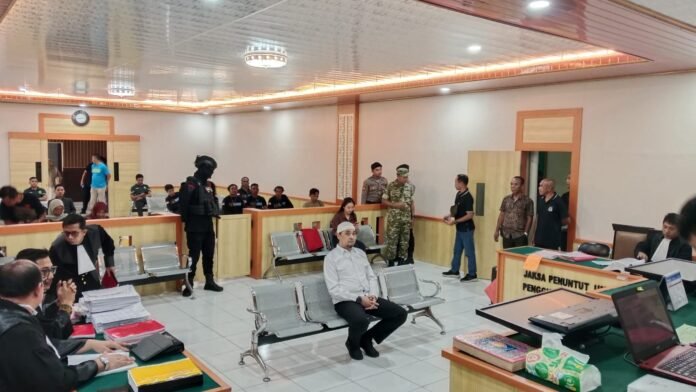 Saksi Akui Tiga Kali Antar Barang Atas Perintah Didik