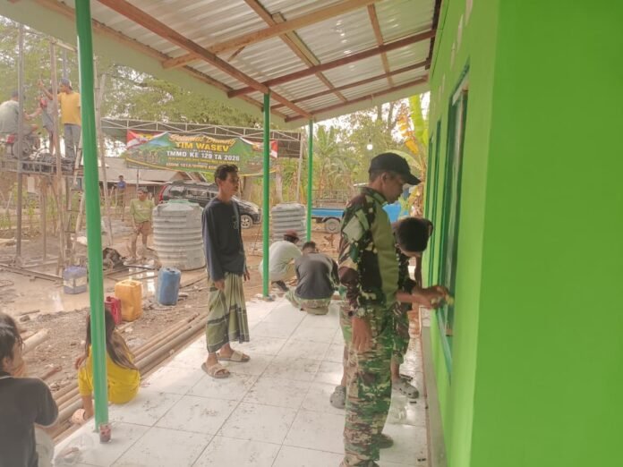 Rehabilitasi Musala di Nusa Jaya Rampung, Satgas TMMD 129 Perkuat Kemanunggalan dengan Warga