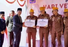 Bupati Dompu Bebaskan PBB dan Berikan Layanan Kesehatan Gratis bagi Veteran Bupati Dompu Bebaskan PBB dan Berikan Layanan Kesehatan Gratis bagi Veteran
