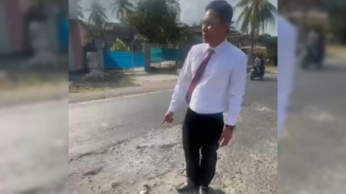 Anggota DPRD Lotim Sampaikan Kerusakan Jalan Provinsi Sudah Bertahun-tahun Tidak Diperbaiki