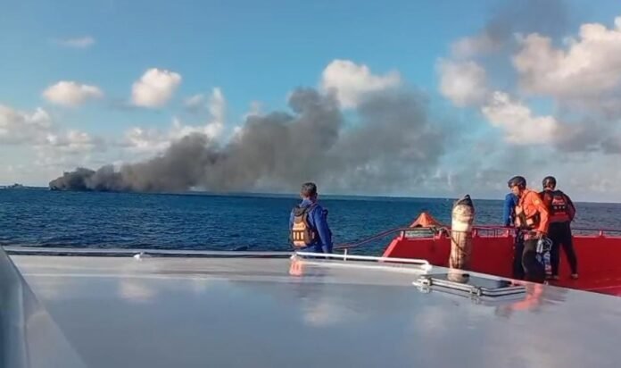 KMP Putri Yasmin Diduga Terbakar di Perairan Selat Lombok dalam Perjalanan dari Padangbai ke Lembar