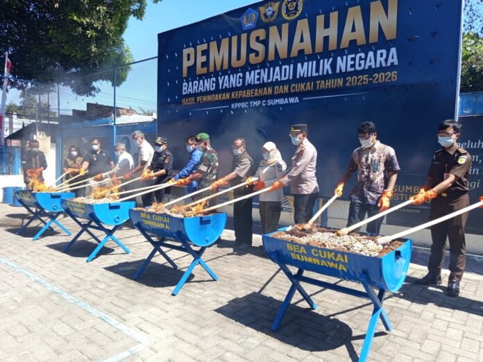Rokok Ilegal Senilai Rp827 Juta Dimusnahkan