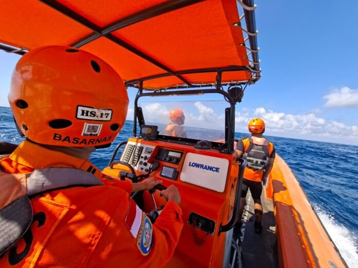 Hari Keempat Pencarian Korban KMP Putri Yasmin, Tim SAR Sisir Selat Lombok hingga Nusa Penida