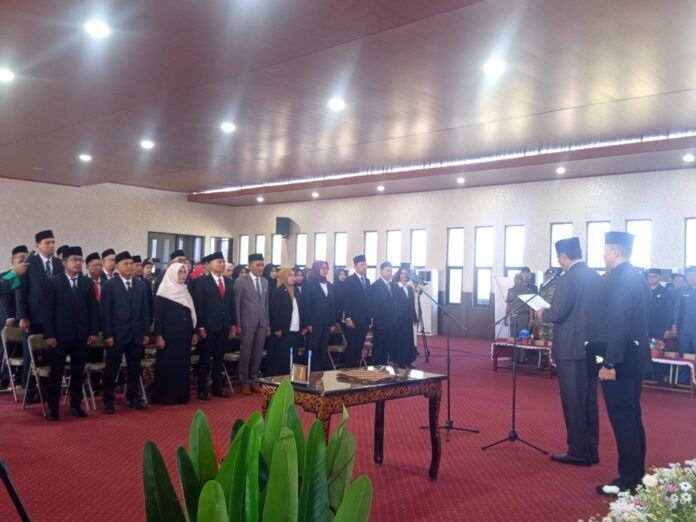 Lantik 41 Pejabat, Bupati Tekankan Peningkatan Kualitas Pelayanan