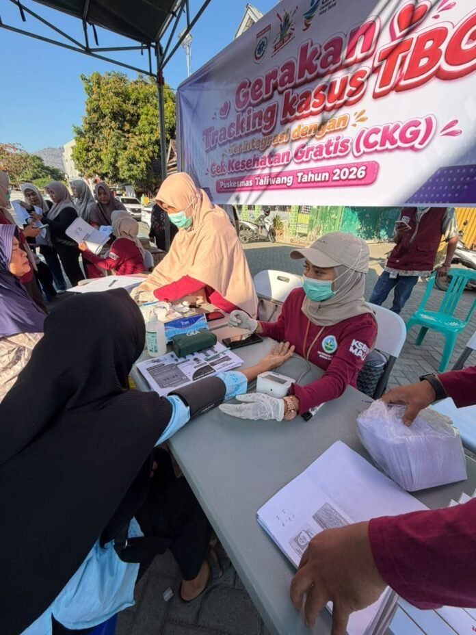 Lewat GEBRAK TBC, Dinkes KSB Jemput Bola Layani Warga Sasaran Berisiko