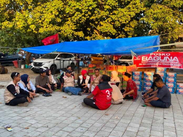 Baguna PDIP NTB Bangun Posko Bantuan di Lokasi Kebakaran Kampung Adat Sade